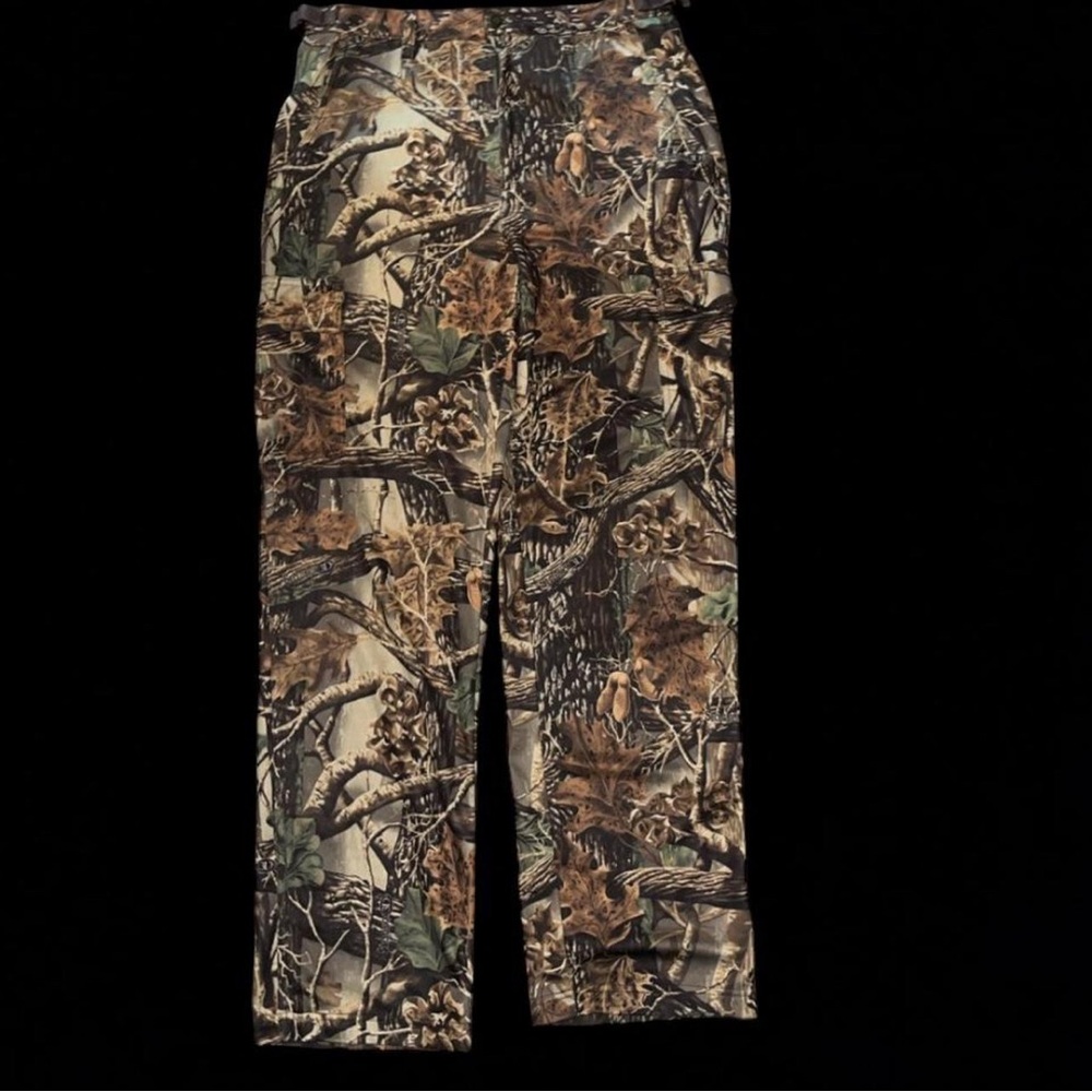 Cabela's Green and Black Camouflage Pants